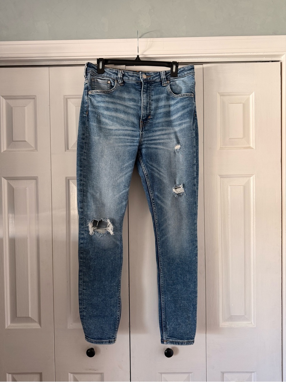 H&M Medium Blue Ripped Skinny Jeans - Picture 2 of 3